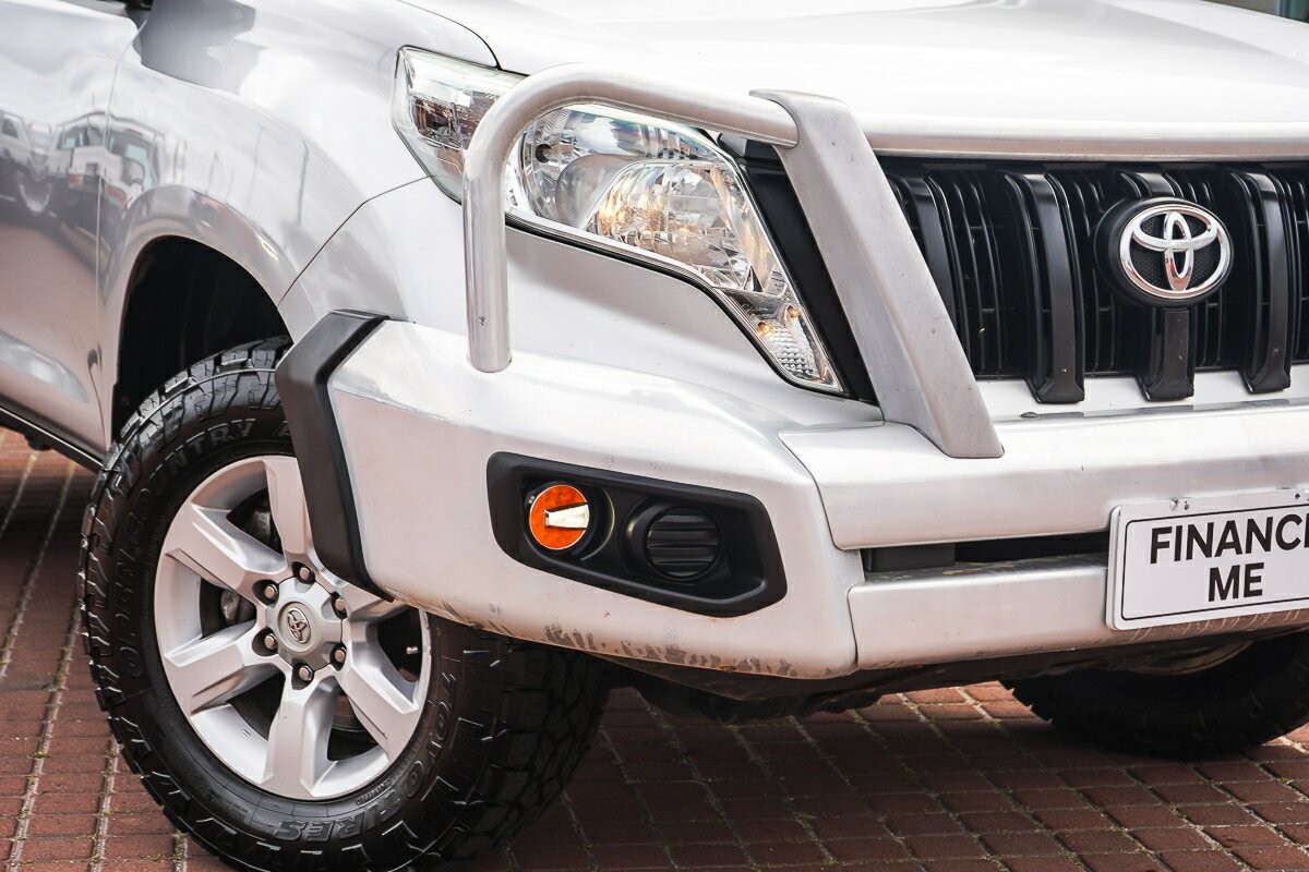 Toyota Landcruiser Prado image 2
