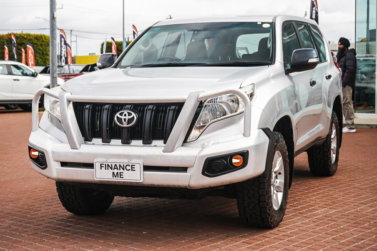 Toyota Landcruiser Prado image 4