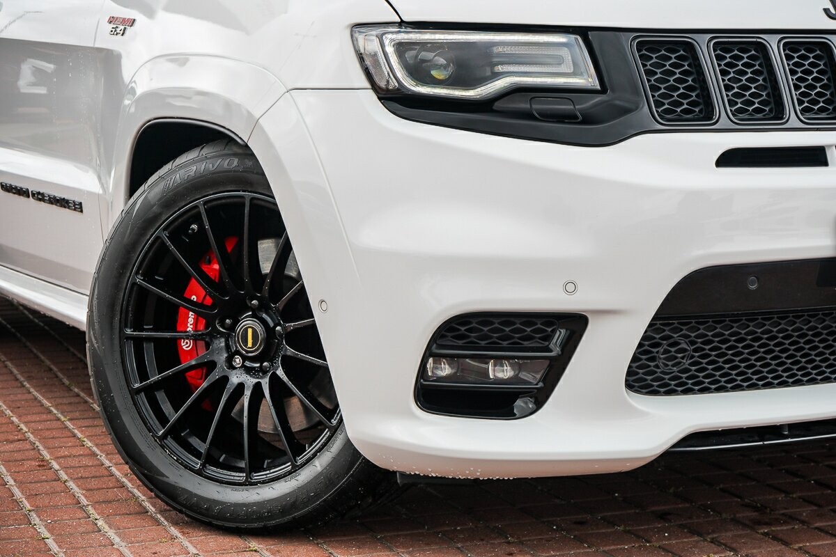 Jeep Grand Cherokee image 2