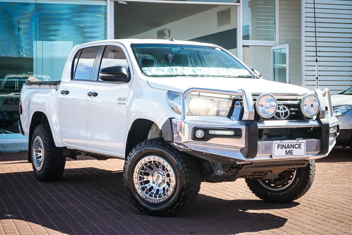 Toyota Hilux image 1
