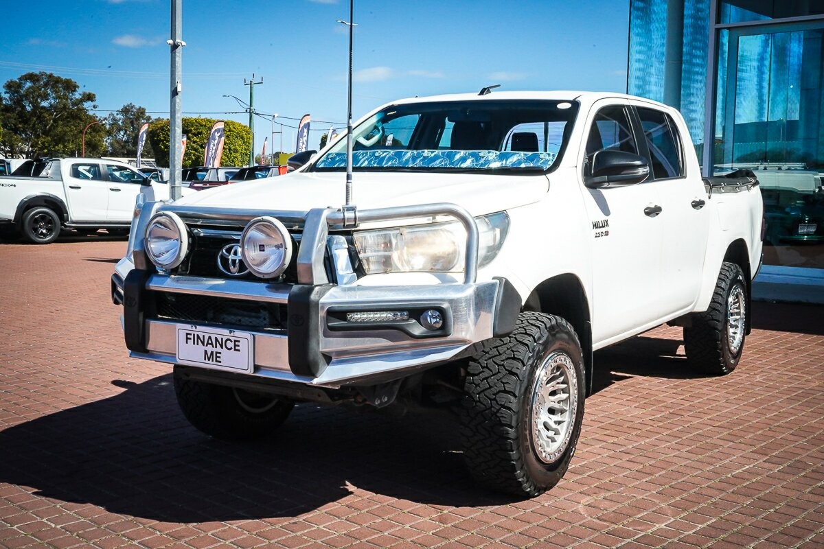 Toyota Hilux image 4