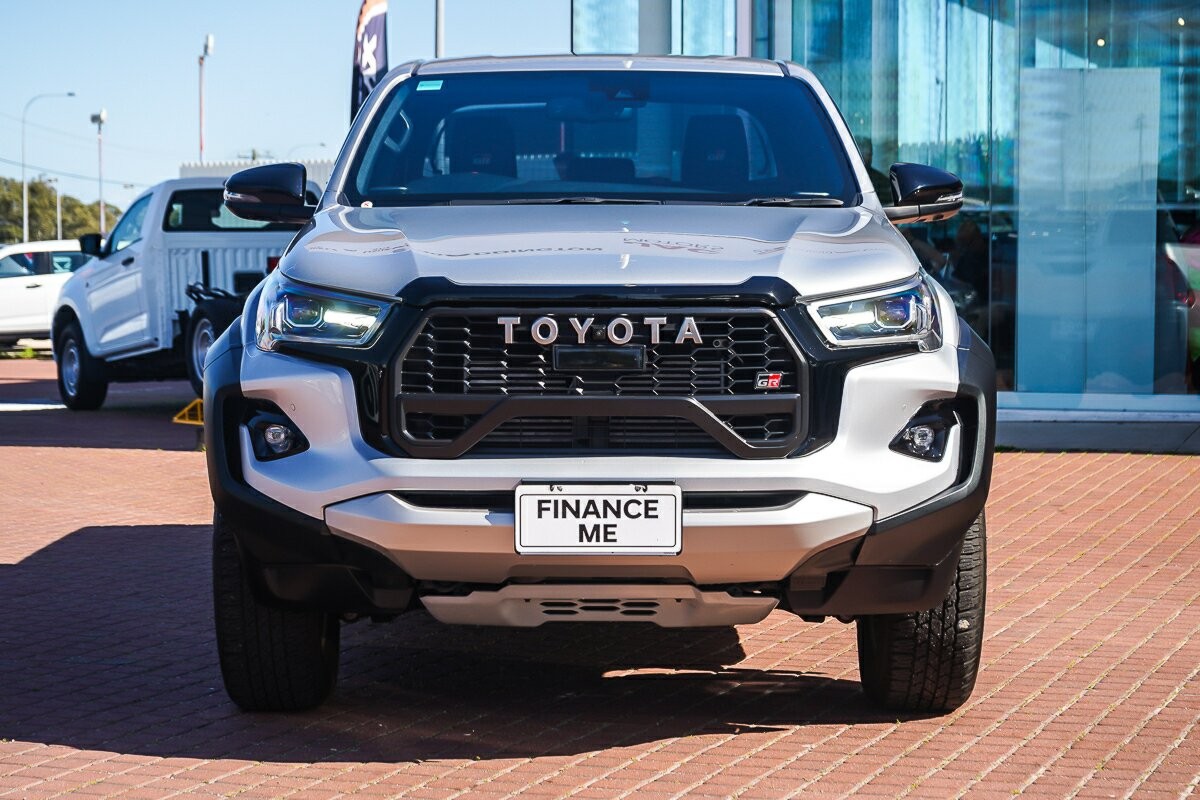 Toyota Hilux image 3