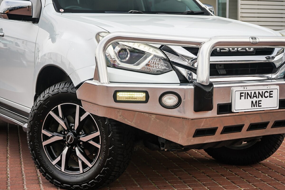 Isuzu Mu-x image 2