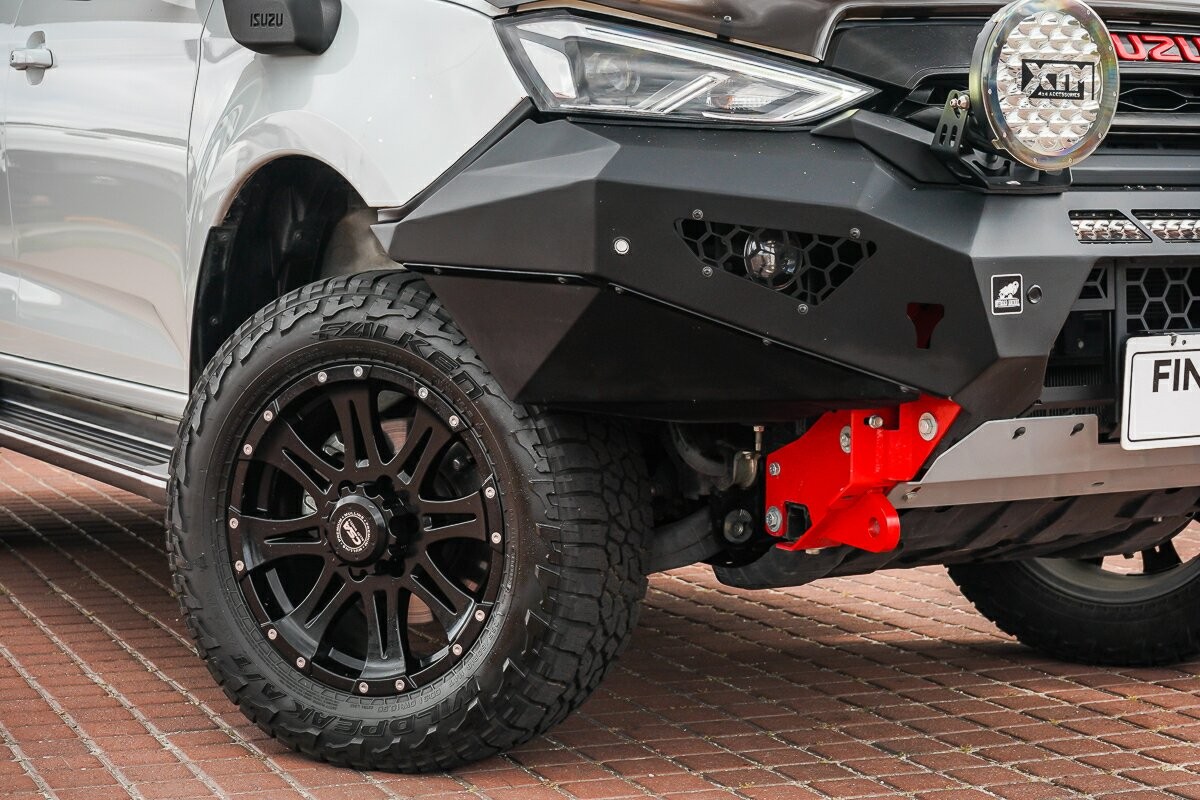 Isuzu Mu-x image 2