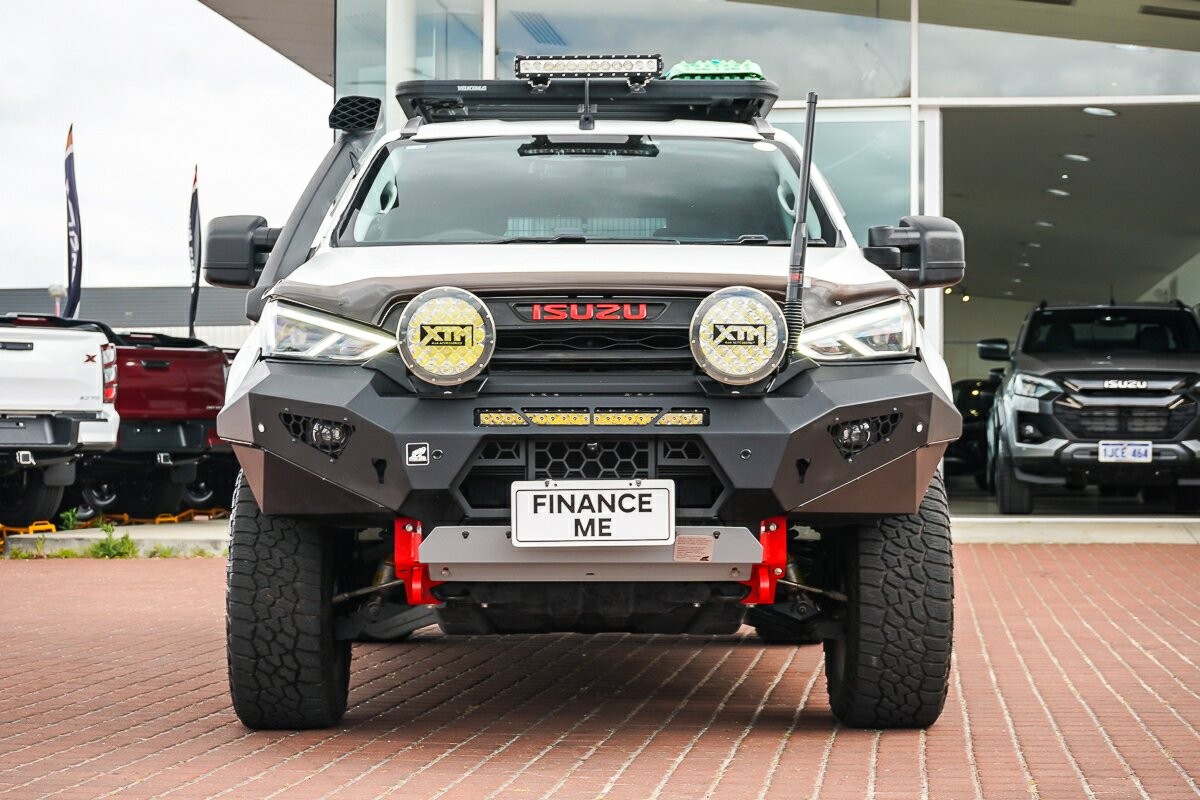 Isuzu Mu-x image 3