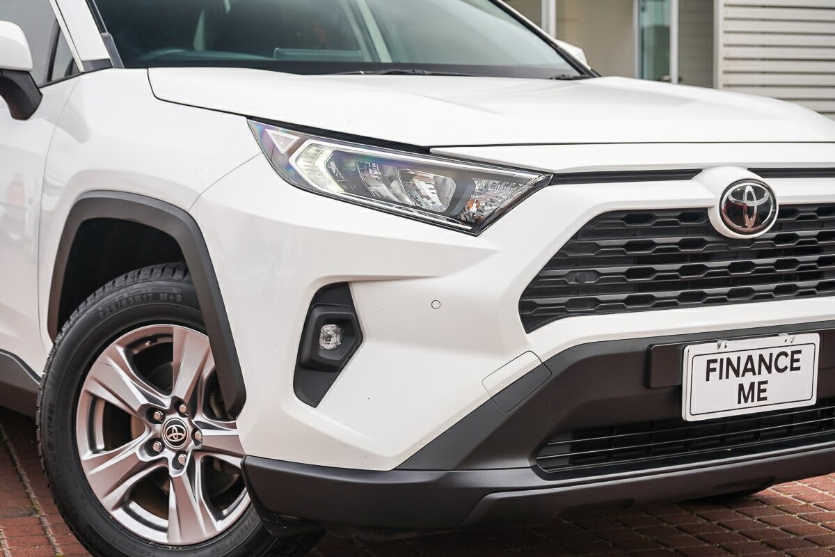 Toyota Rav4 image 2