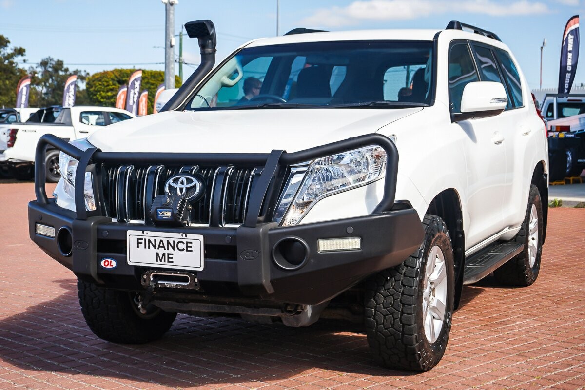 Toyota Landcruiser Prado image 4