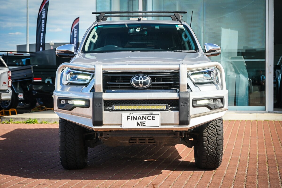 Toyota Hilux image 3