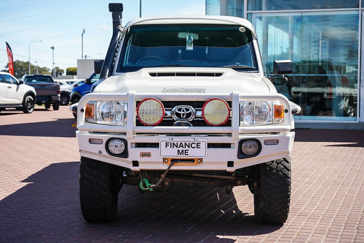 Toyota Landcruiser image 3