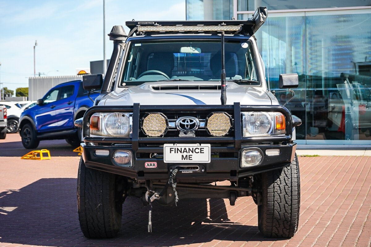 Toyota Landcruiser image 3