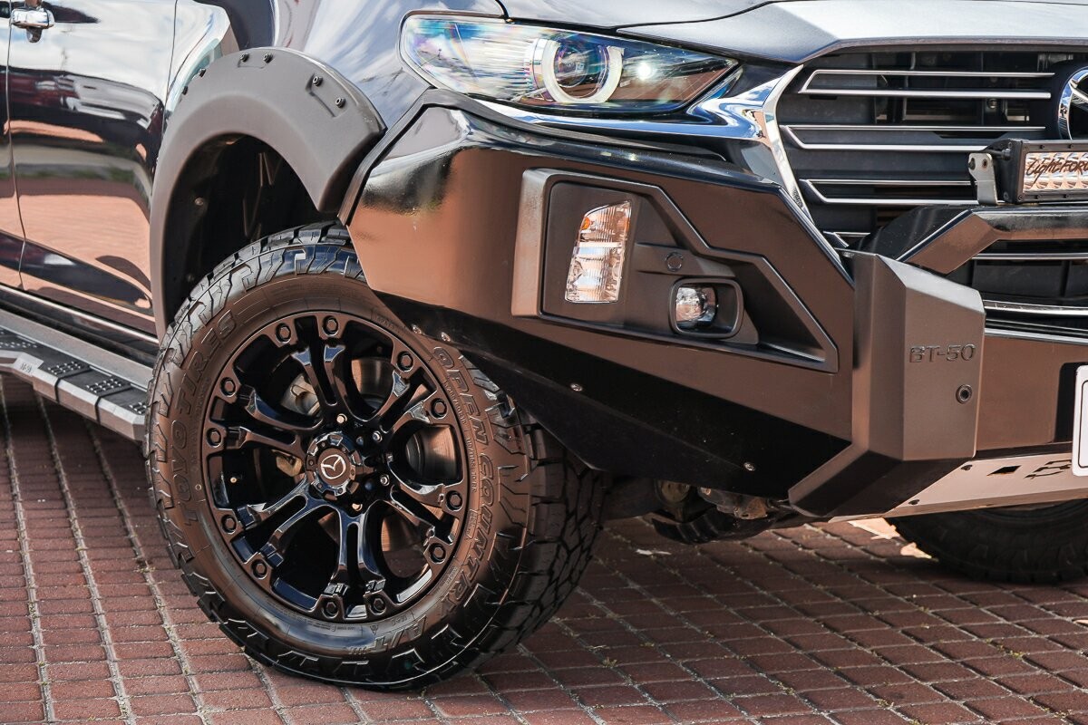 Mazda Bt-50 image 2