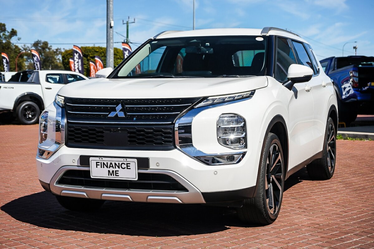 Mitsubishi Outlander image 4