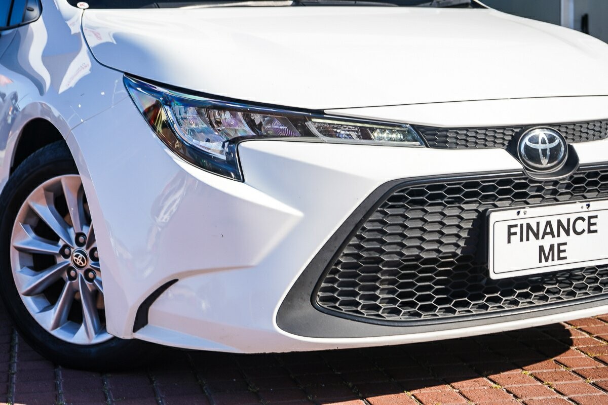 Toyota Corolla image 2