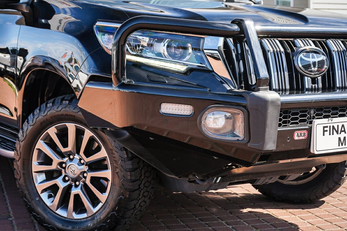 Toyota Landcruiser Prado image 2