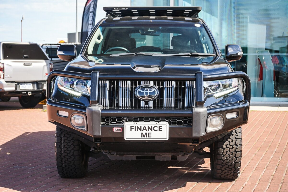 Toyota Landcruiser Prado image 3