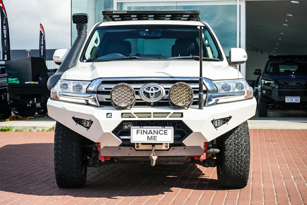 Toyota Landcruiser image 3
