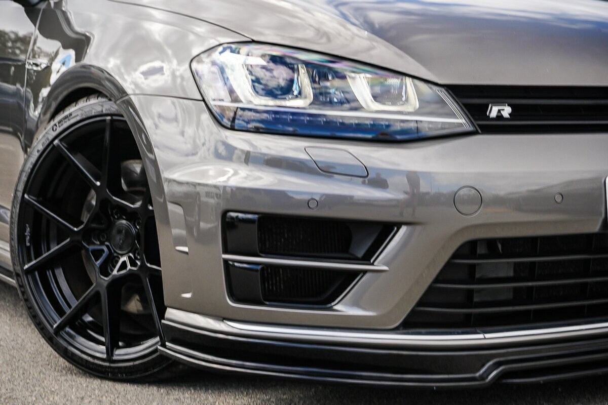 Volkswagen Golf image 2