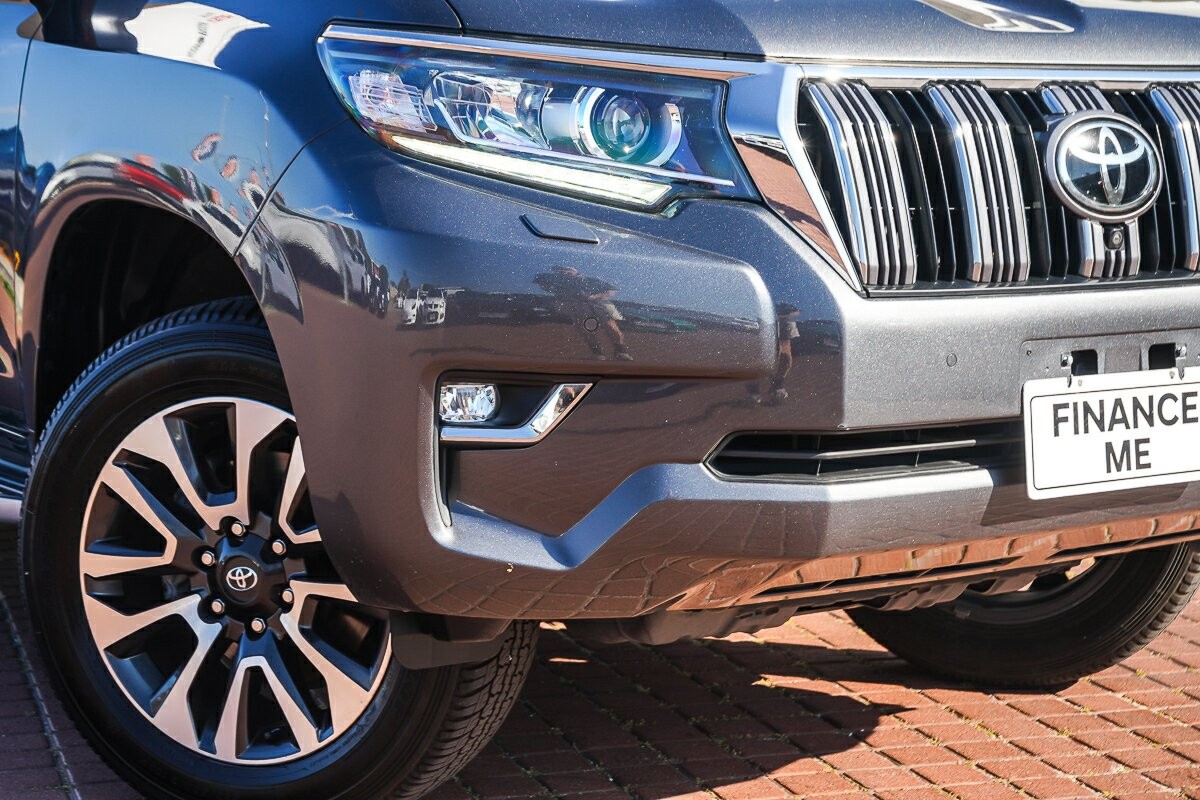 Toyota Landcruiser Prado image 2