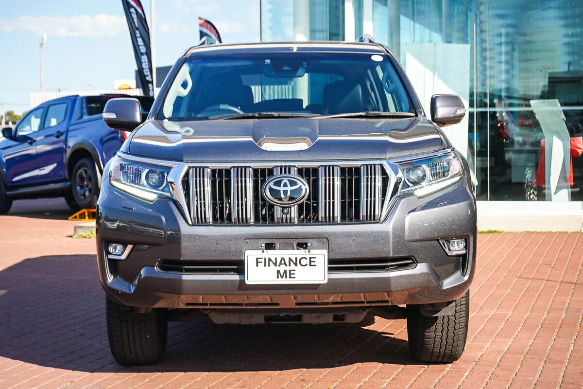 Toyota Landcruiser Prado image 3