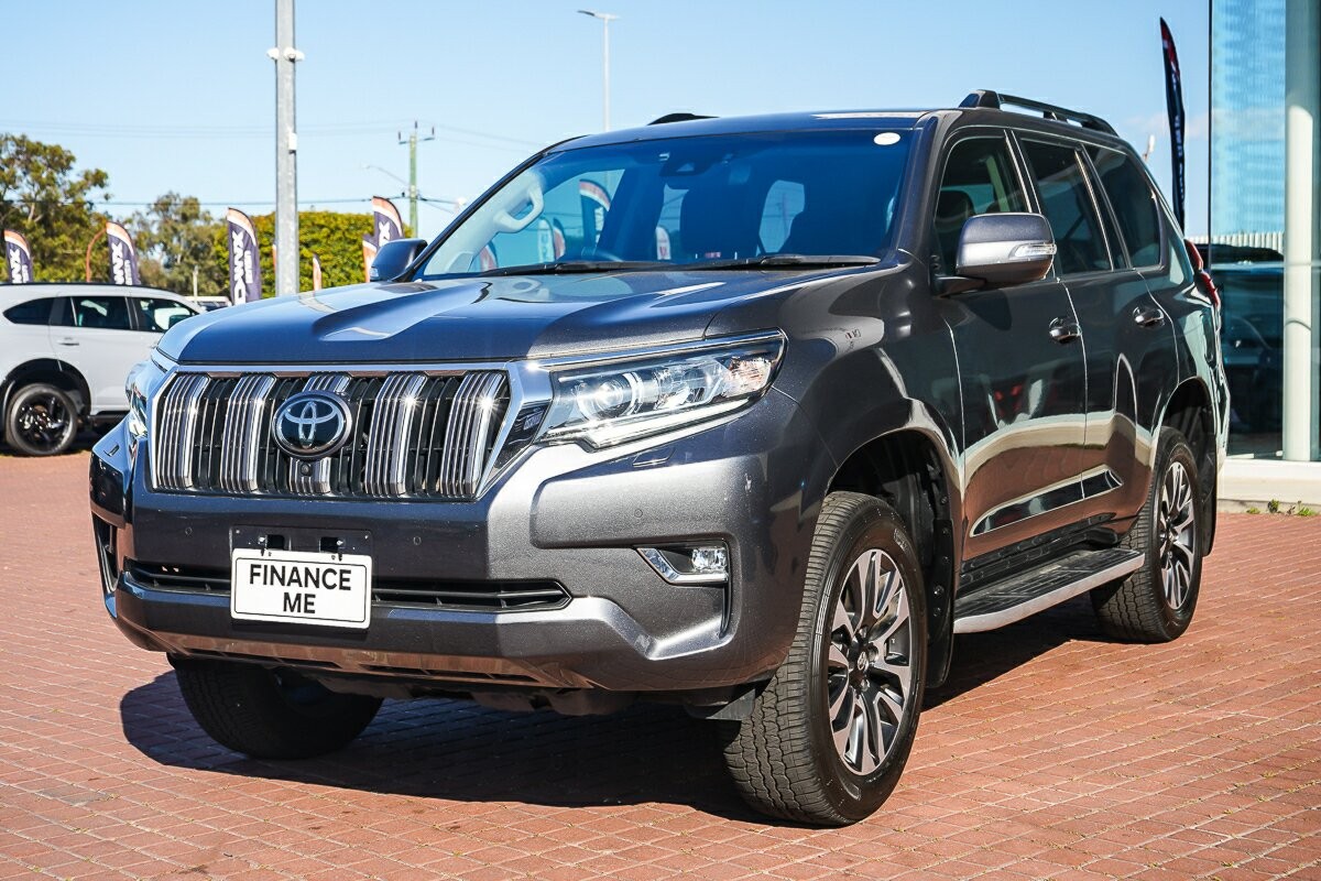 Toyota Landcruiser Prado image 4
