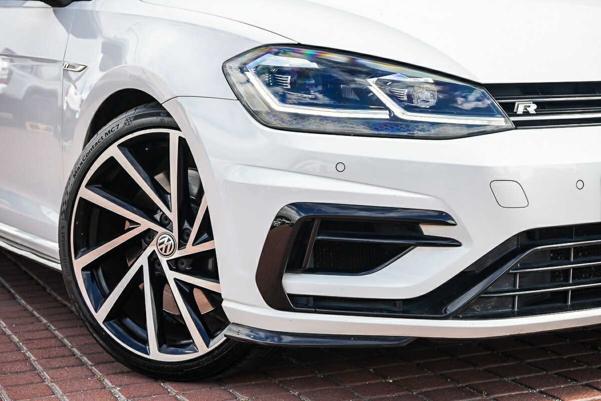 Volkswagen Golf image 2