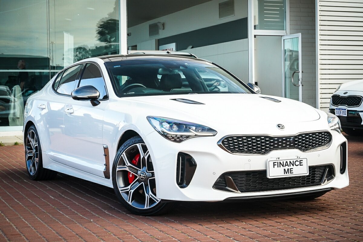 Kia Stinger image 1
