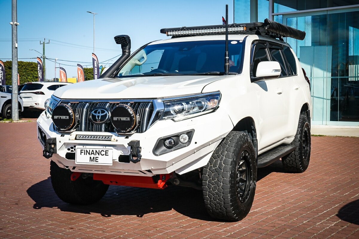 Toyota Landcruiser Prado image 4
