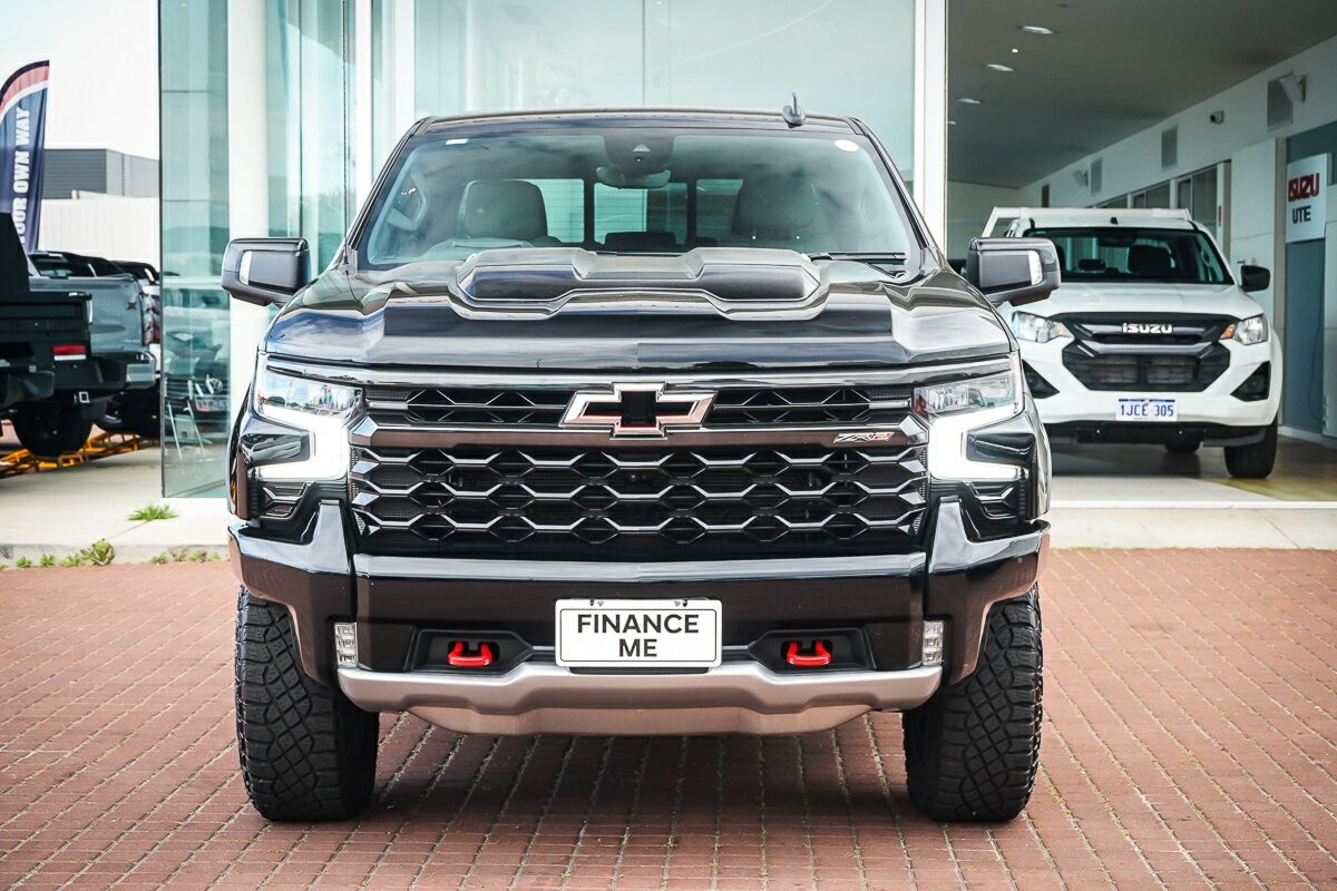 Chevrolet Silverado image 3