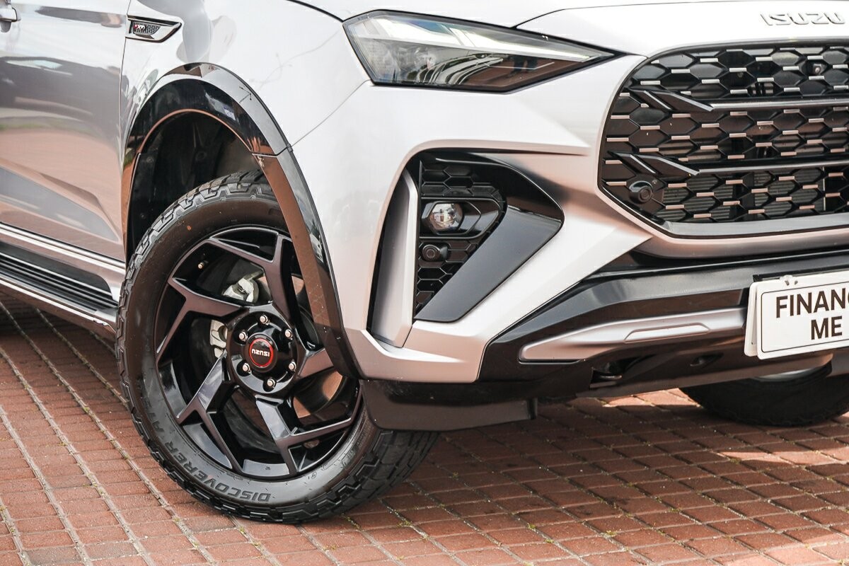 Isuzu Mu-x image 2