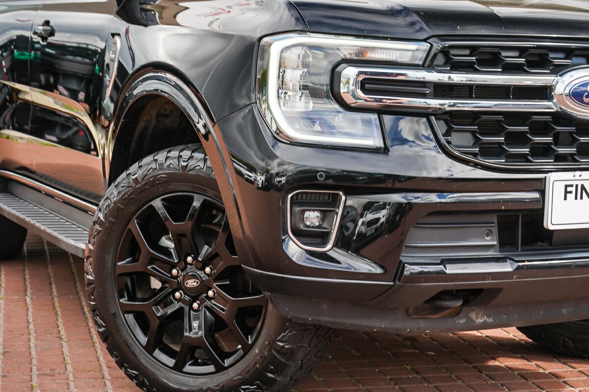 Ford Everest image 2