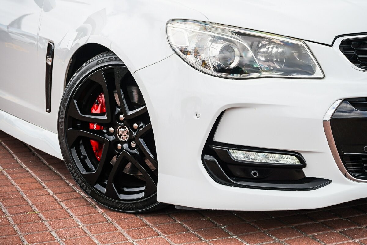 Holden Commodore image 2