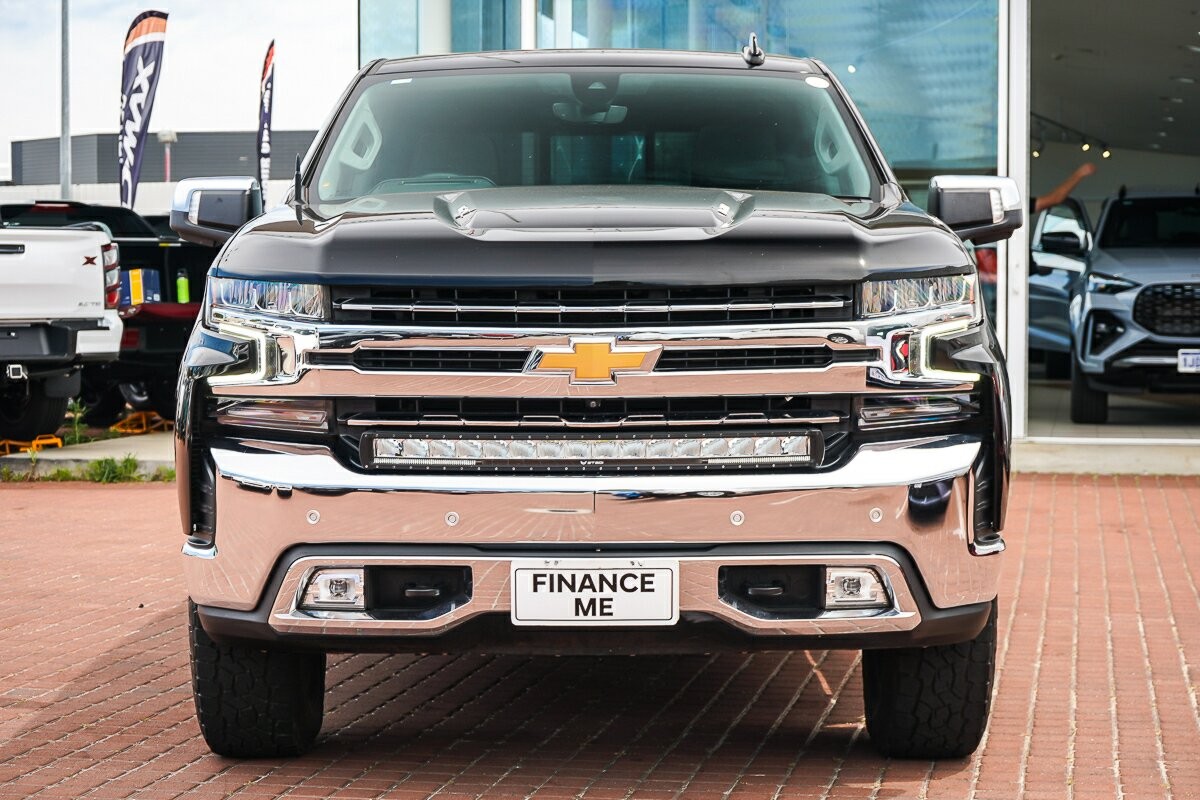 Chevrolet Silverado image 3