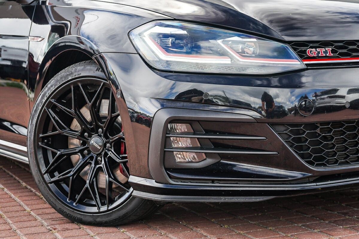 Volkswagen Golf image 2