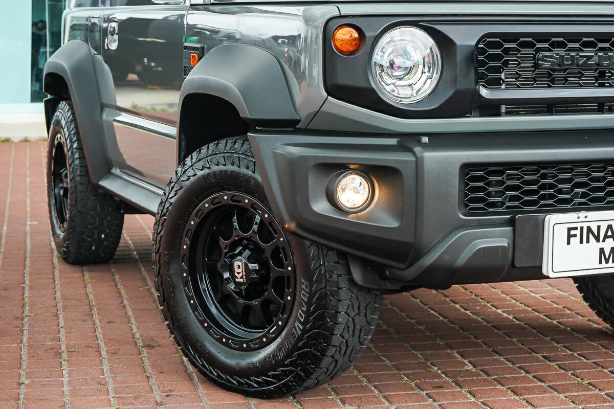 Suzuki Jimny image 2