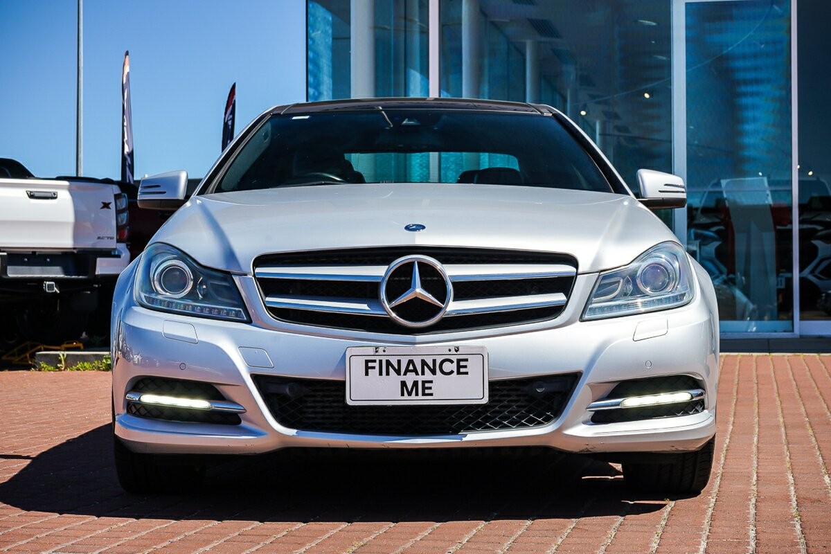 Mercedes Benz C-class image 3