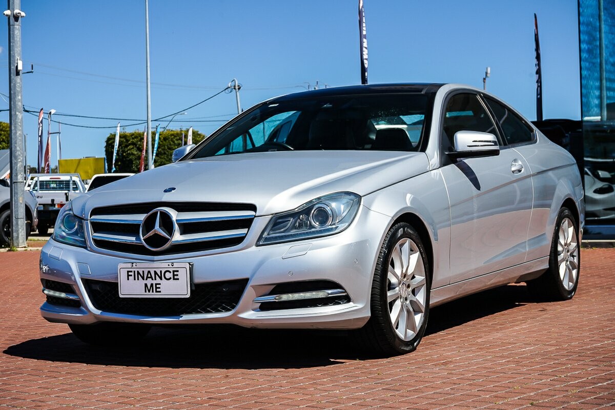 Mercedes Benz C-class image 4