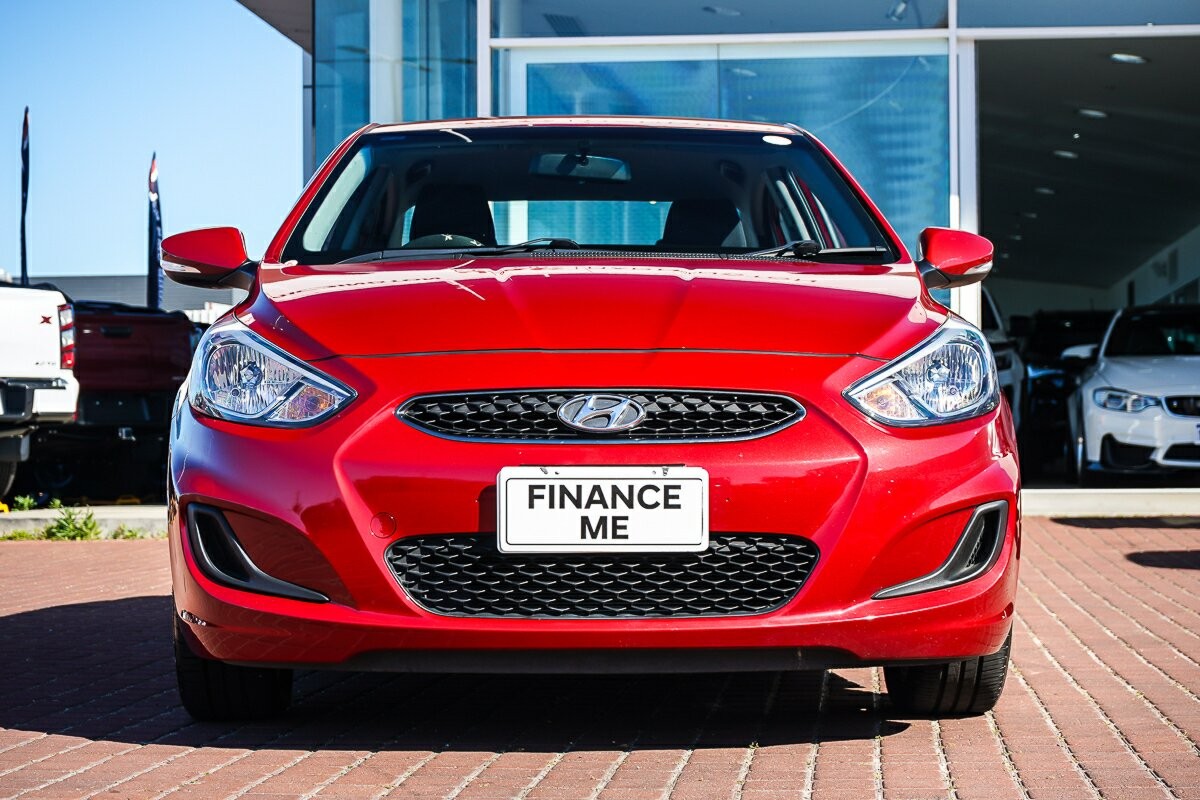 Hyundai Accent image 3