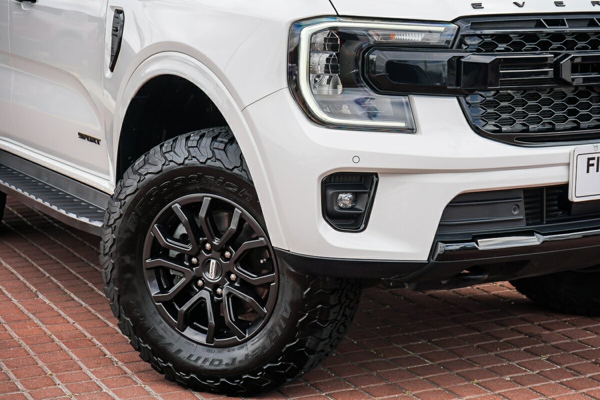 Ford Everest image 2