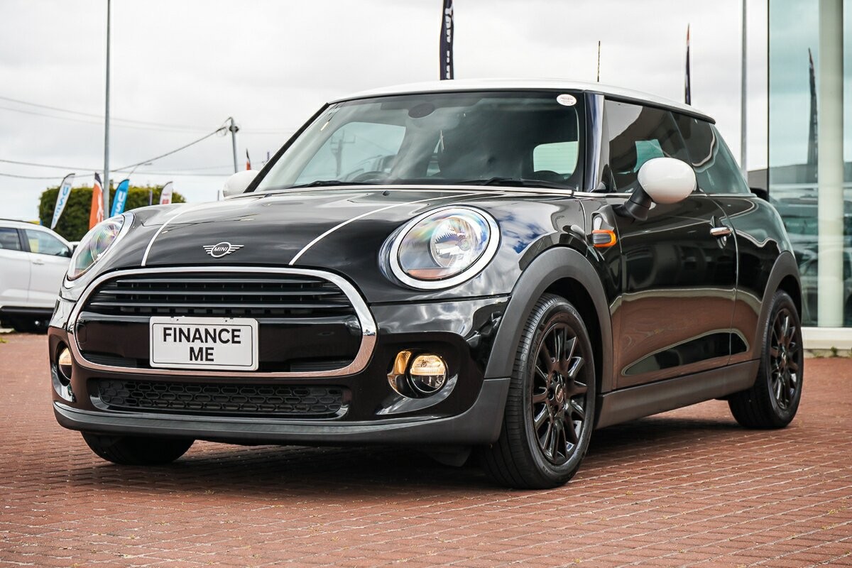 Mini Hatch image 4