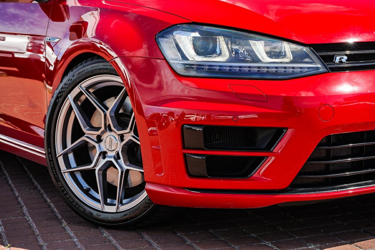 Volkswagen Golf image 2