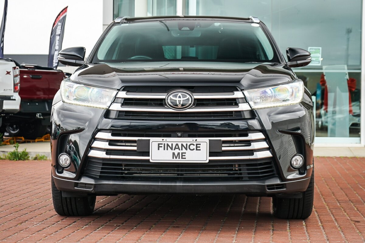 Toyota Kluger image 3