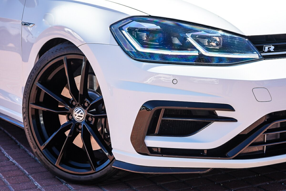 Volkswagen Golf image 2