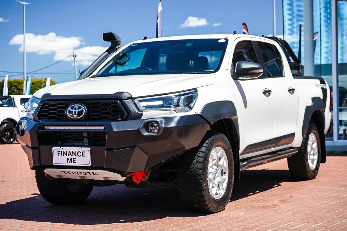 Toyota Hilux image 4
