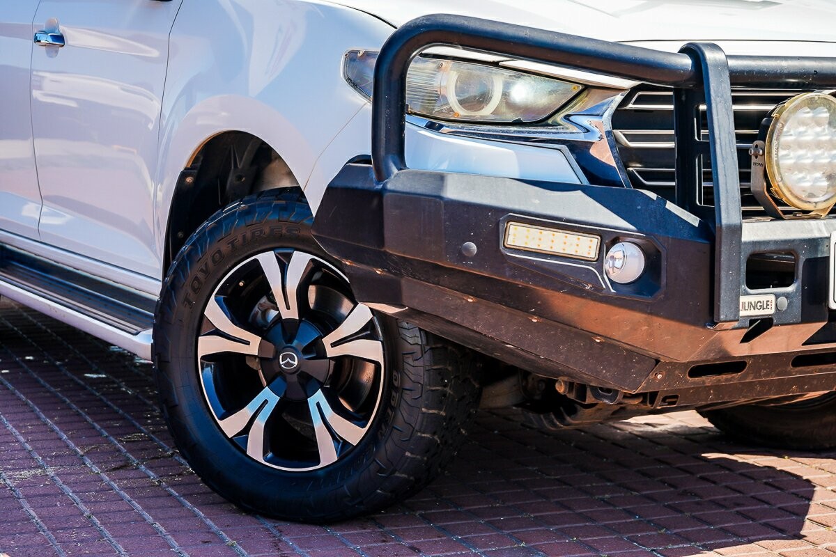 Mazda Bt-50 image 2