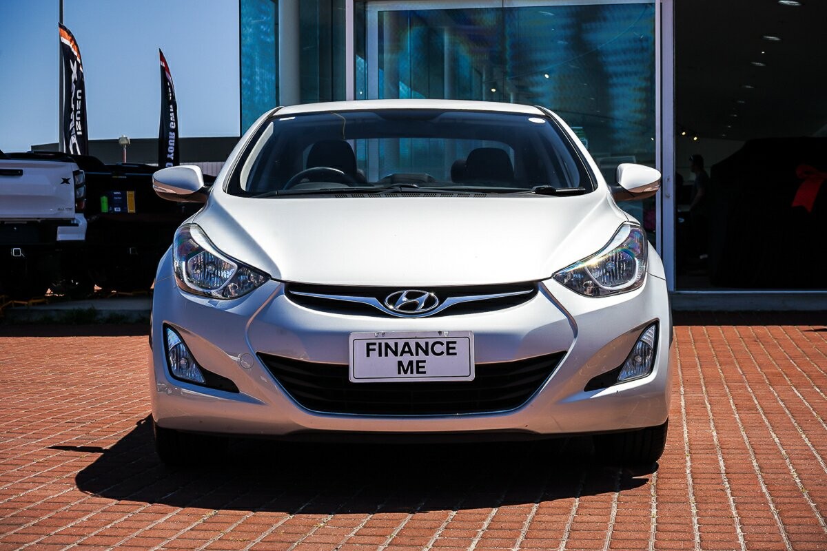 Hyundai Elantra image 3