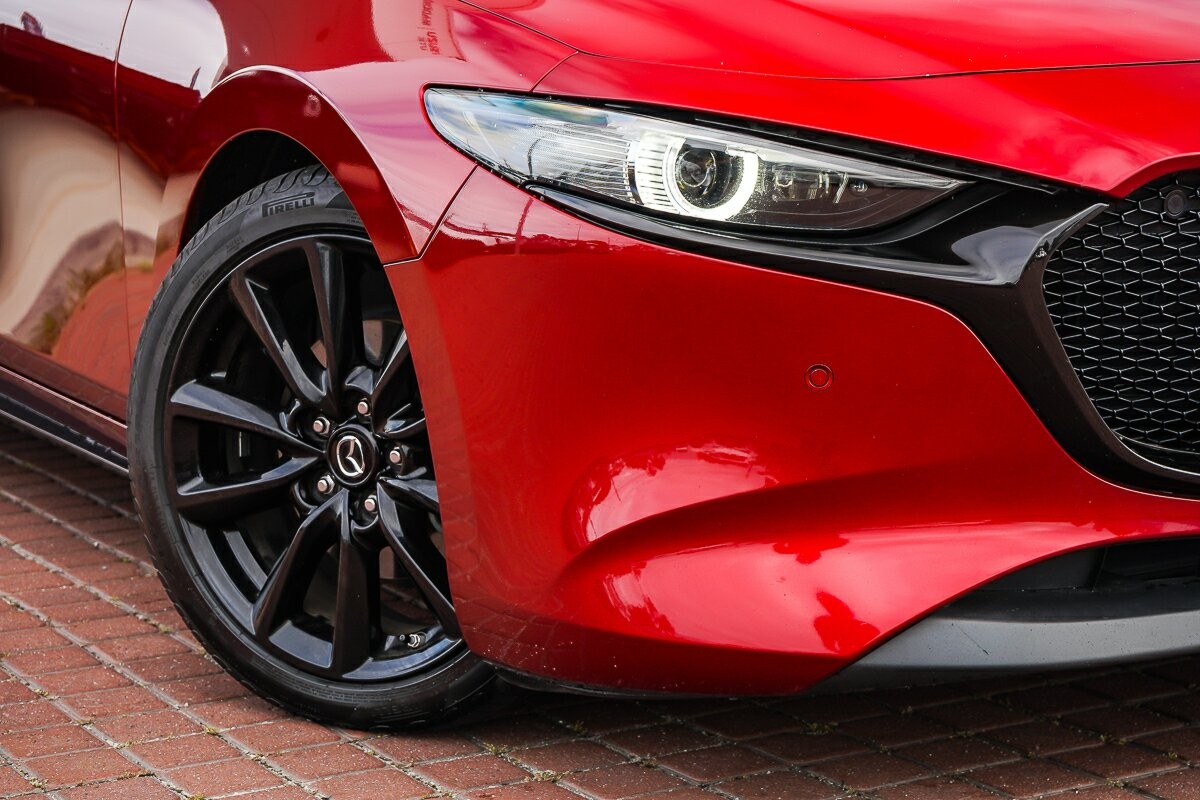 Mazda 3 image 2