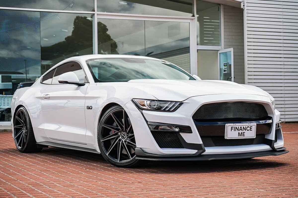 Ford Mustang image 1