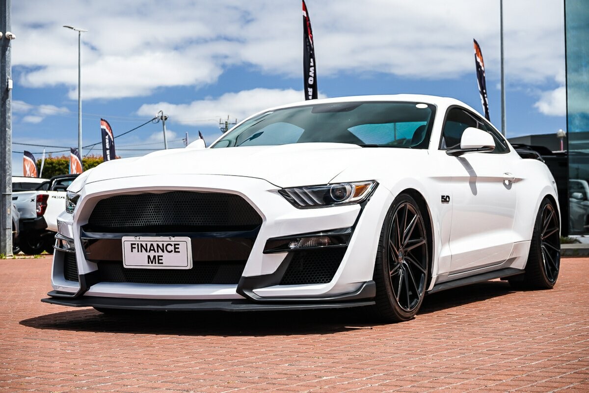 Ford Mustang image 4