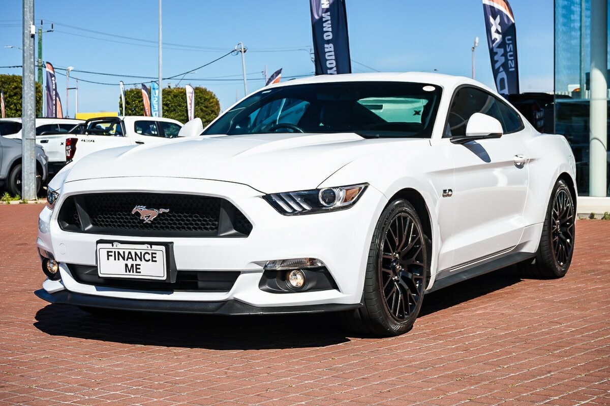 Ford Mustang image 4