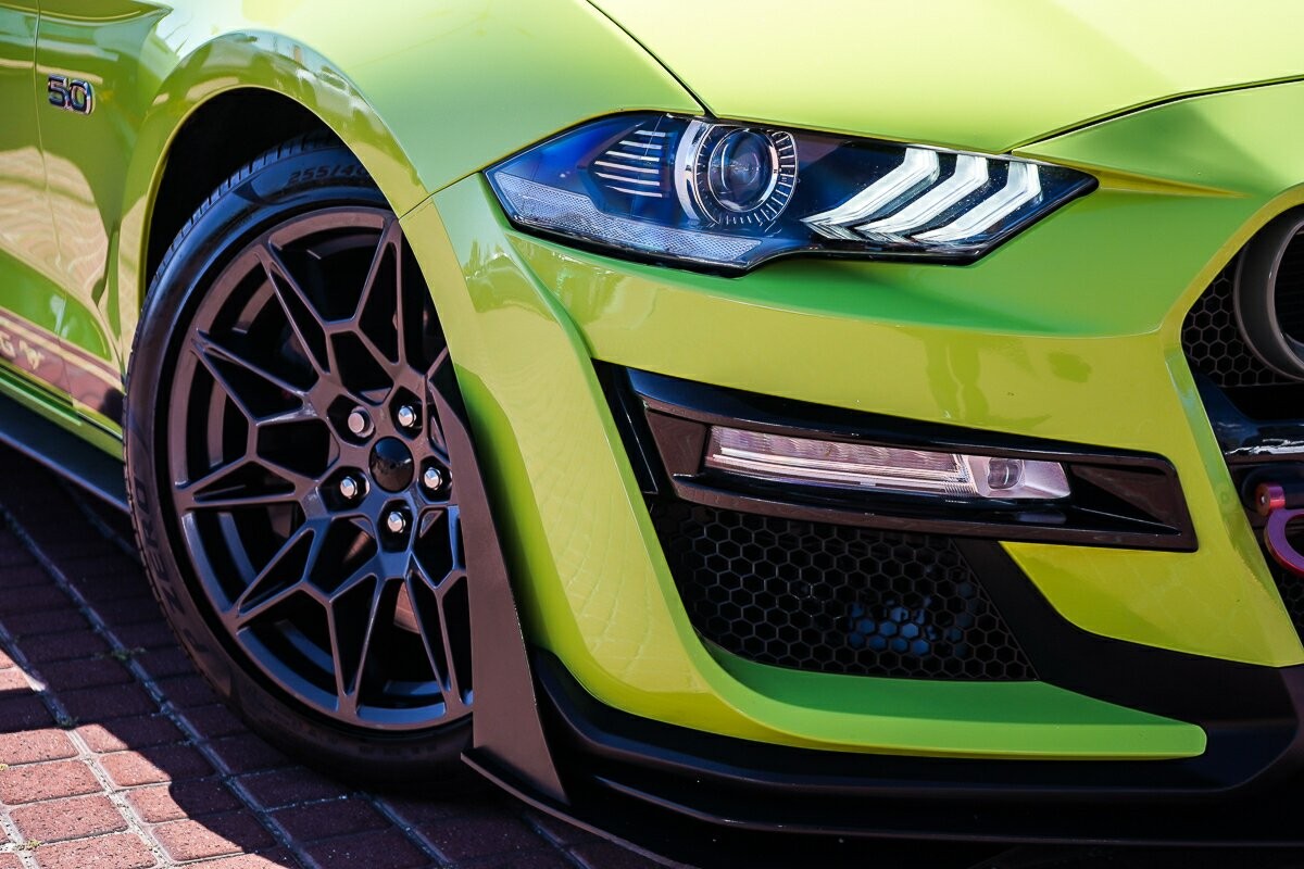 Ford Mustang image 2